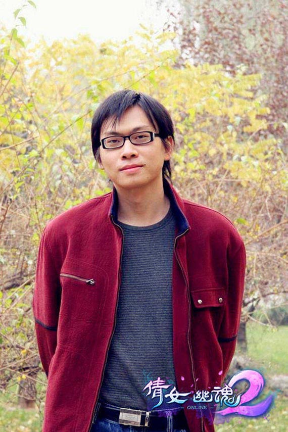 作为后金庸派的知名小说家，凤歌笔下的《昆仑》和《沧海》让读者看到了历史的悲壮、命运的无常。