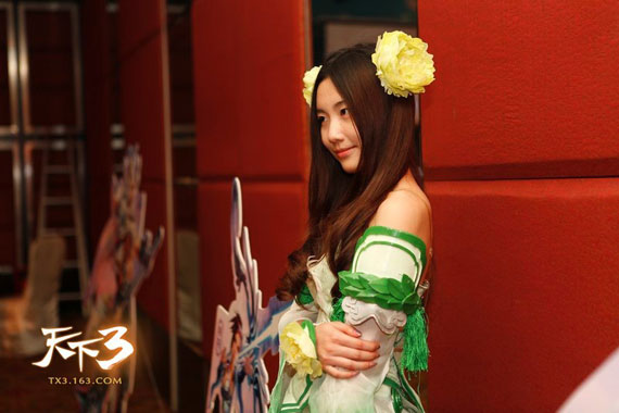 《天下3》见面会现场的美女Coser 