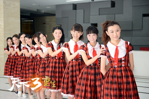 网易游戏美女客服团给您拜年！