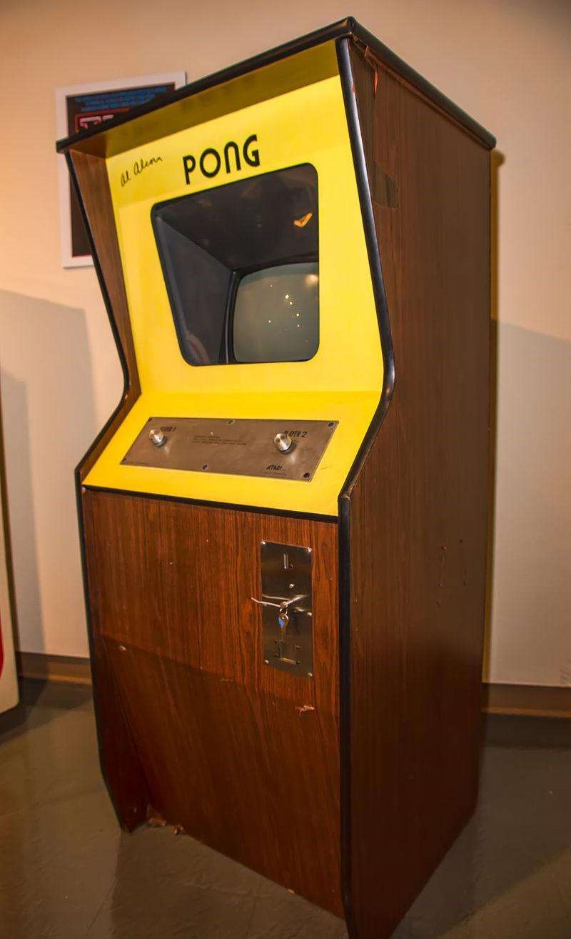 图1：游戏机之父“Pong”